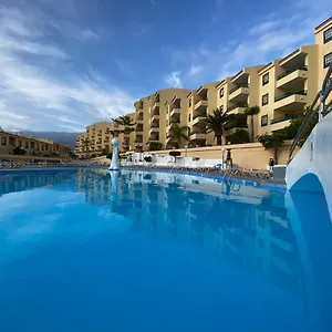 https://laguna-park-i.adeje-hotels.com